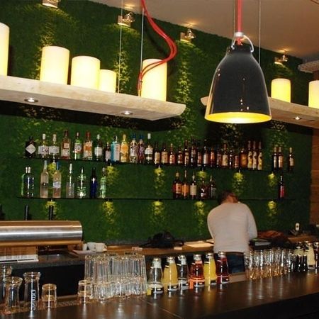 Bar mit Schankanlage